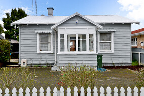 SOLD - 84a Cook St, Hamilton East$350,000