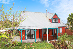 SOLD - 14a MacDonald Rd, Glenview$496,500