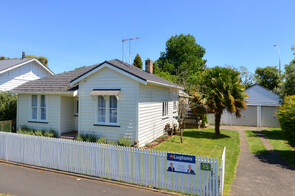 SOLD - 15 Myrtle St, Hamilton East$630,000